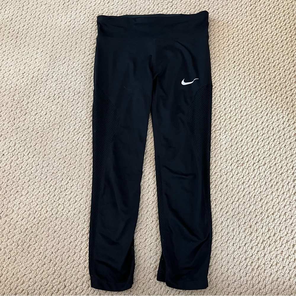 Nike Dri-Fit Capri Leggings (Size S)